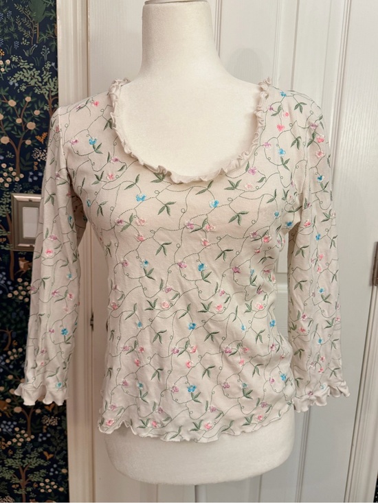 Boden Tops - Boden Cream Long-Sleeve Scoop Neck Floral Embroidered Top